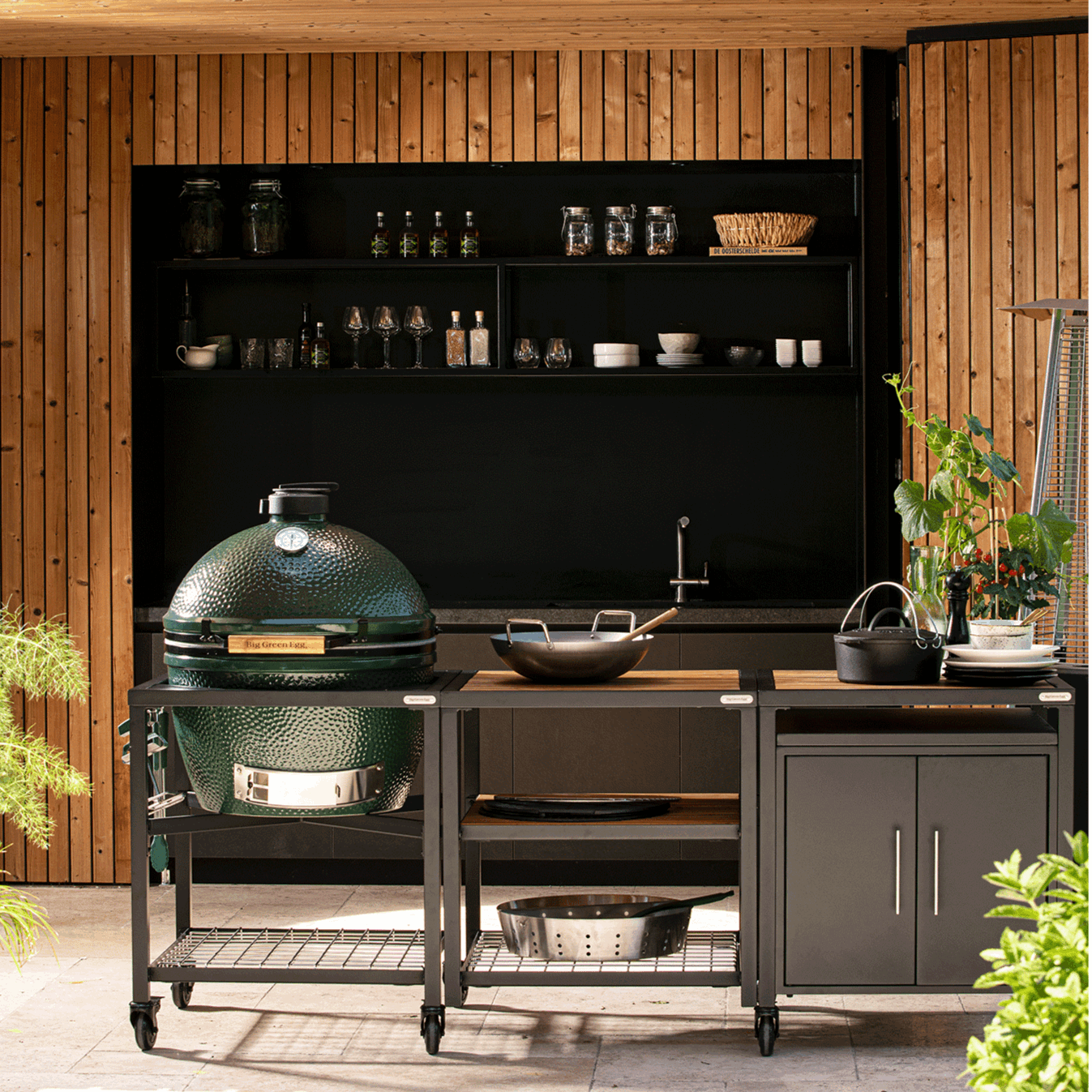 Big Green Egg XLarge Kamado Grill - Egg In The Box