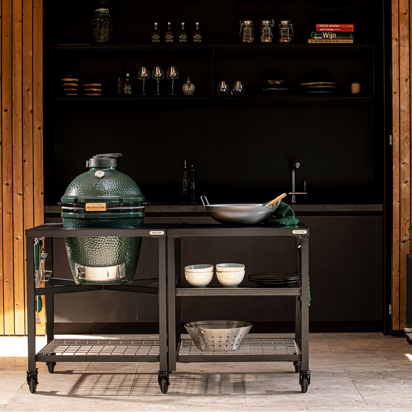 Big Green Egg Medium Kamado Grill - Egg In The Box