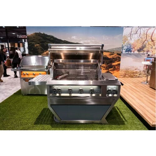 Hestan 42" Grill & Deluxe Cart 3 Trellis burners 1 Sear Burner R