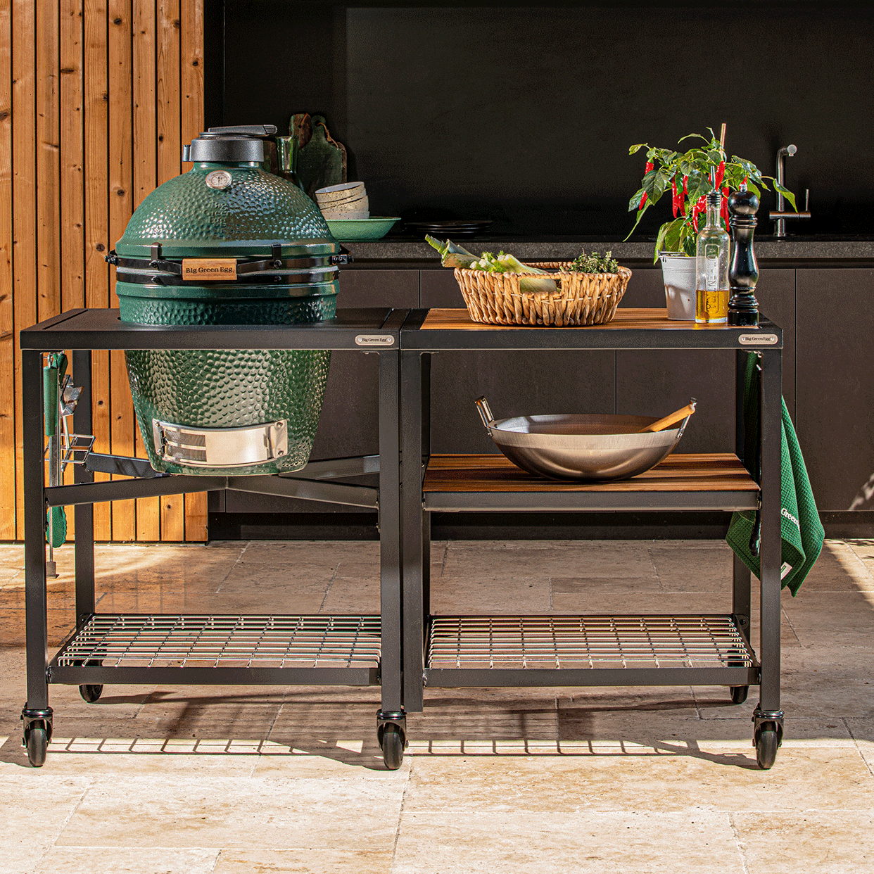 Big Green Egg Large Kamado Grill - Egg In The Box