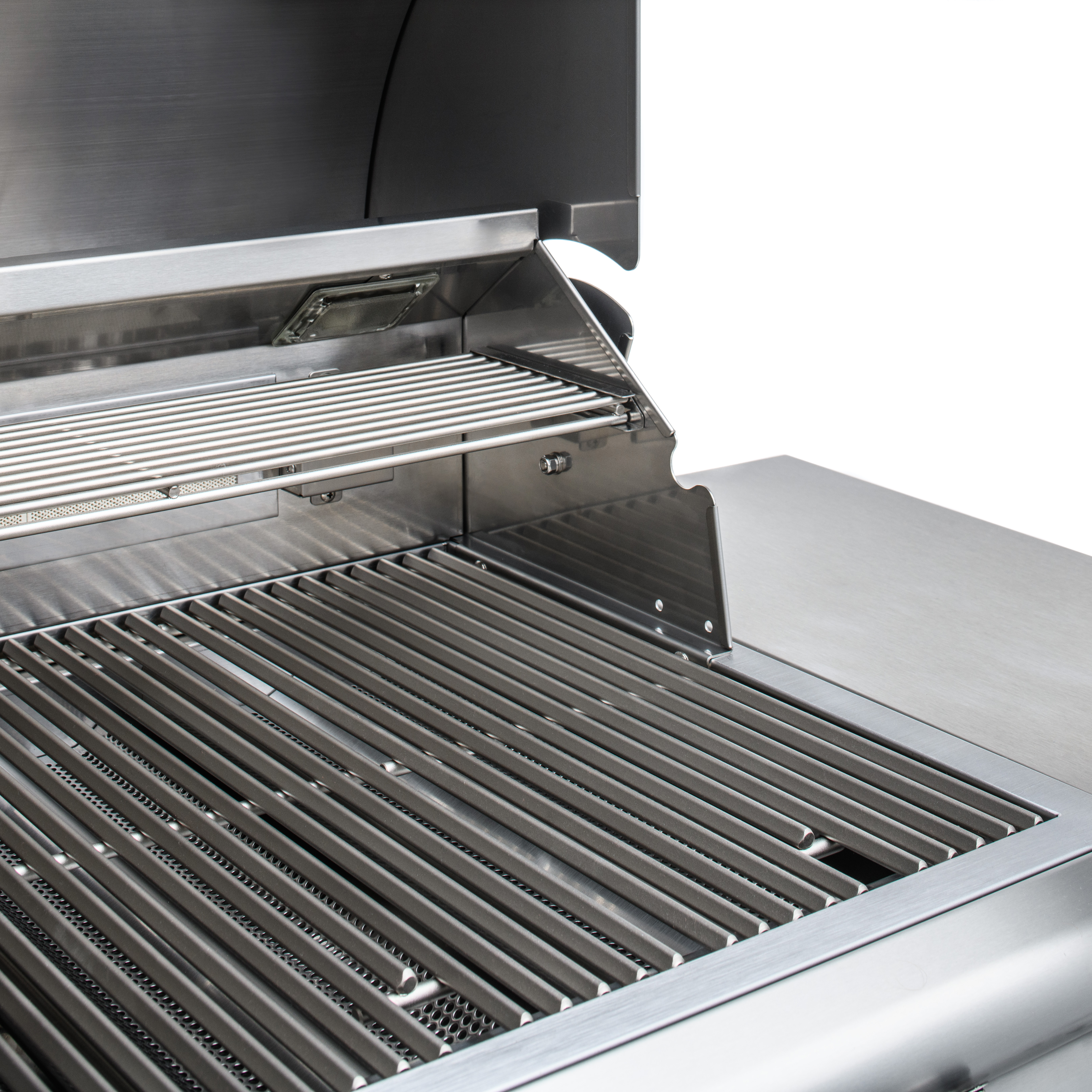 Blaze 32-Inch 4-Burner LTE Gas Grill with Rear Burner and Built-in Lighting System (Natural Gas)