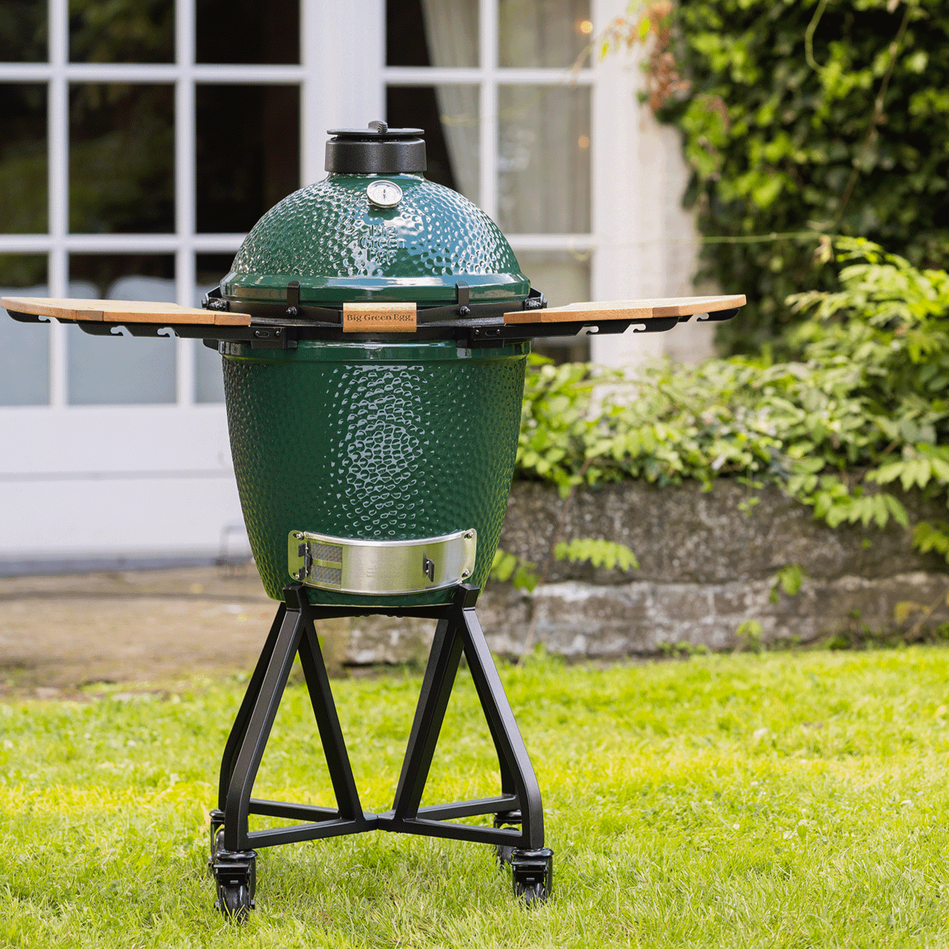 Big Green Egg Medium Kamado Grill - Egg In The Box