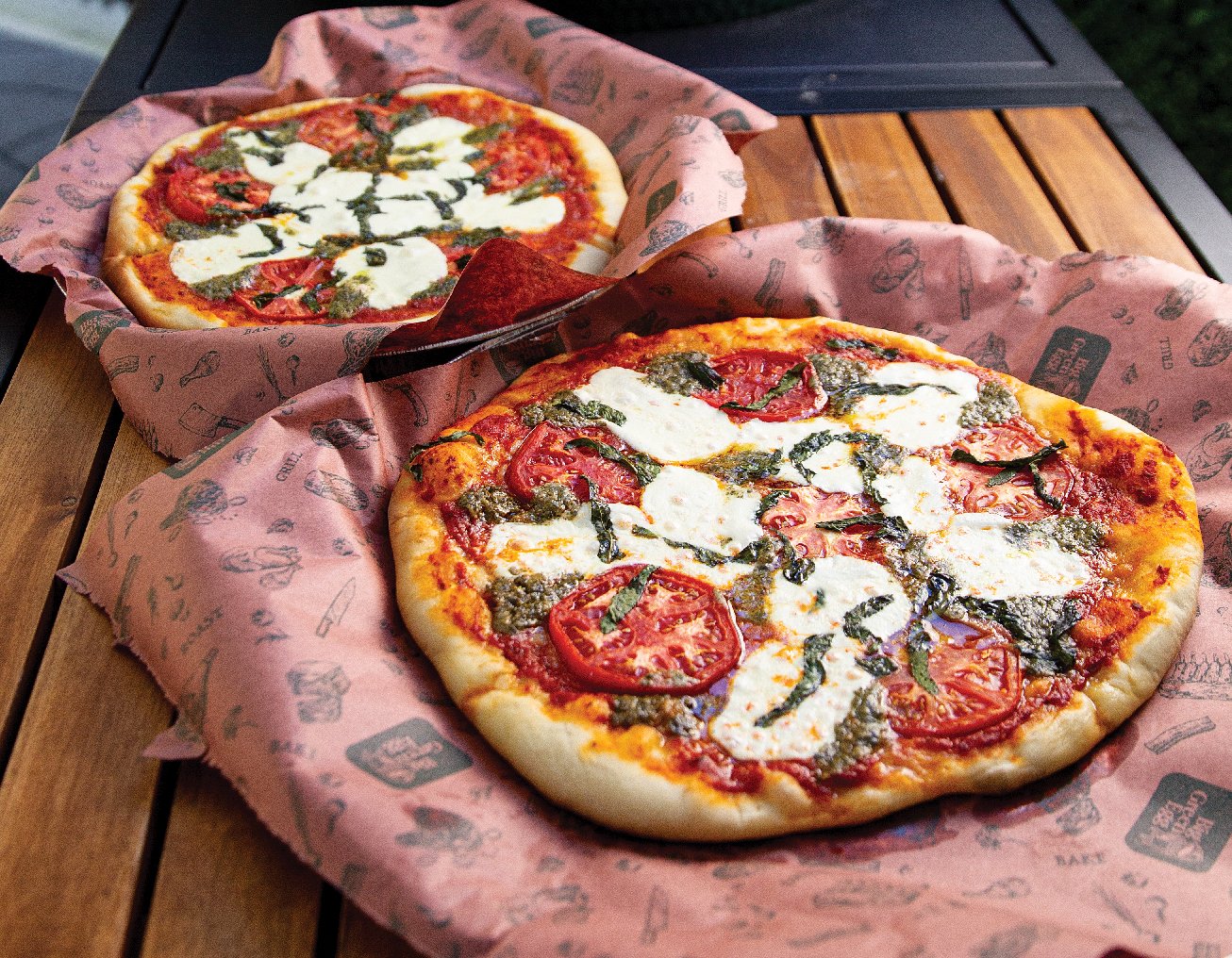Pizza on Big Green Egg